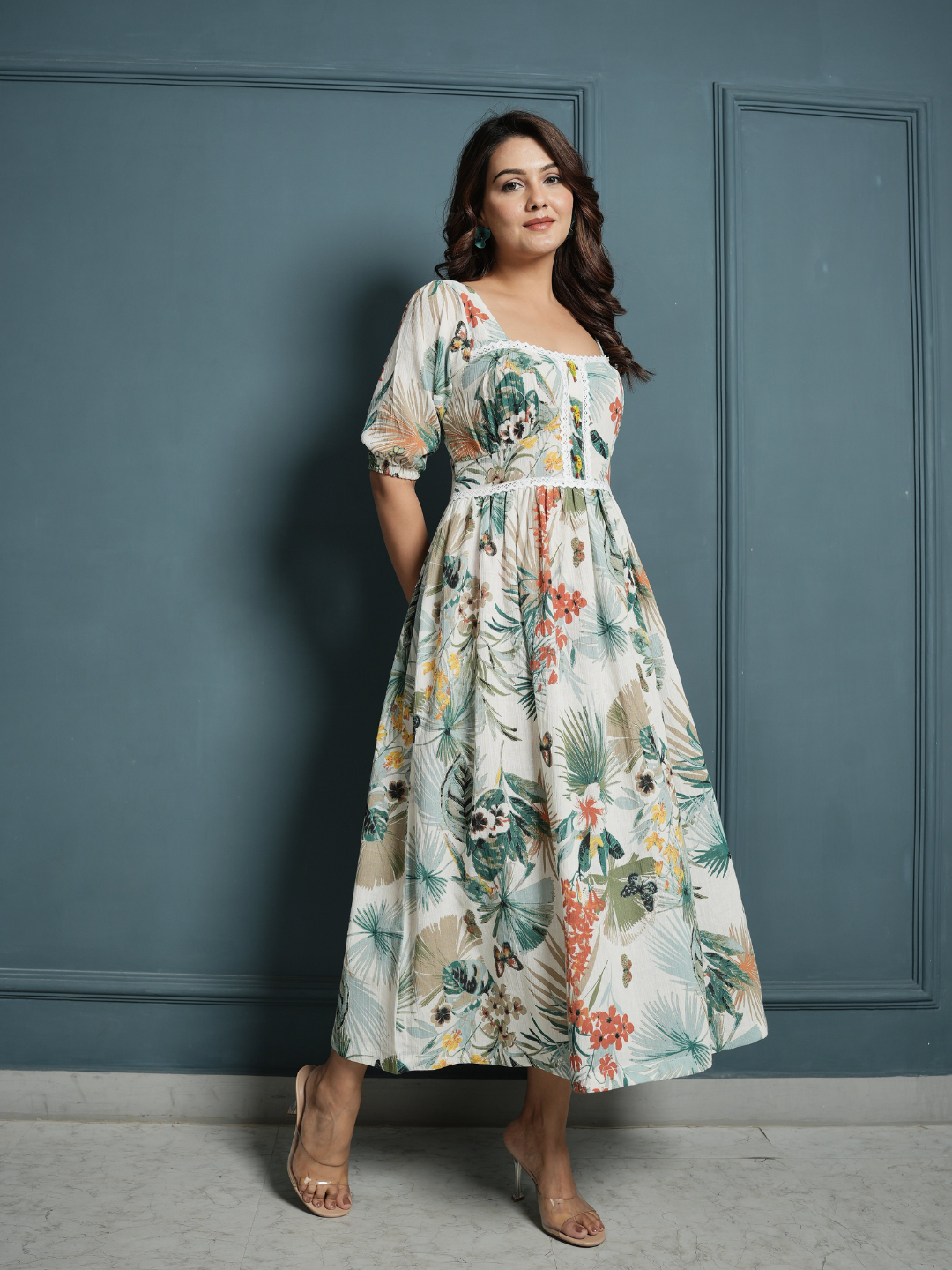 Flower Crinkle Crepe Dress with Lace Label16 Flower Crinkle Crepe Dress with Lace Label16