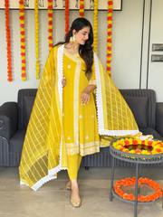 Crinkle Crepe Yellow Embroidery Kurta Set With Organza Dupatta