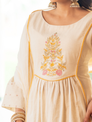 Off White Cotton Kurta Set With Embroidery