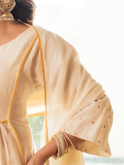 Off White Cotton Kurta Set With Embroidery