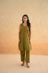 GREEN KURTA SET WITH SHRUG