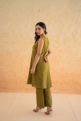 GREEN KURTA SET WITH SHRUG